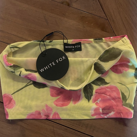 NEW WITH TAGS 
WHITE FOX BOUTIQUE BANDEAU TOP - Picture 2 of 3